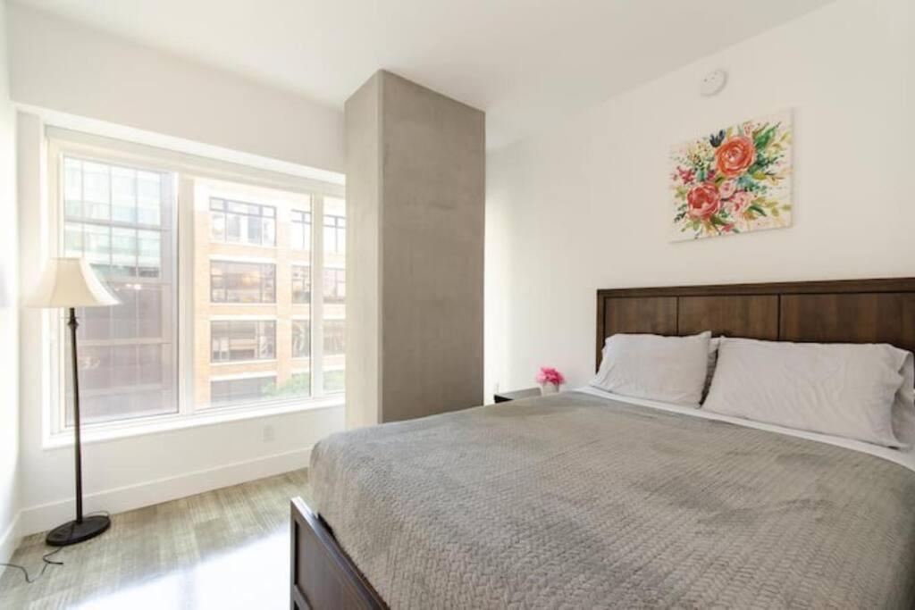 Cozy 3bed With Balcony And A Rooftop Pool Apartment *