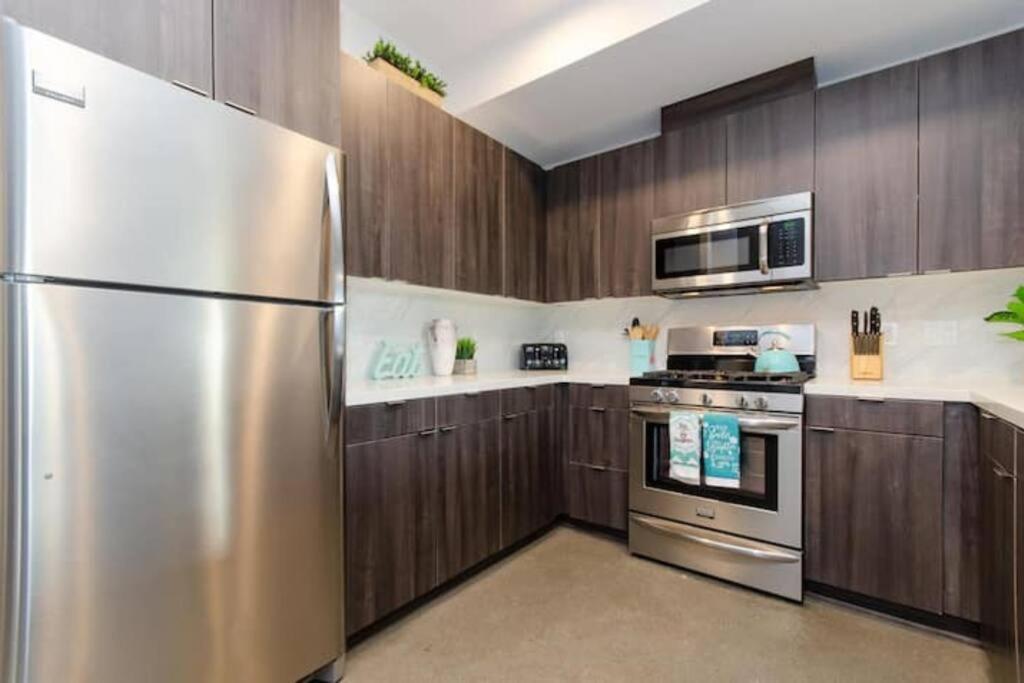 Cozy 3bed With Balcony And A Rooftop Pool *