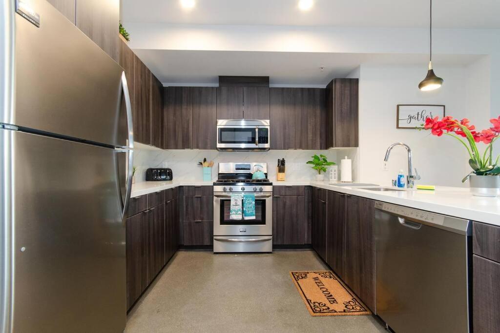 Apartment Cozy 3bed With Balcony And A Rooftop Pool *