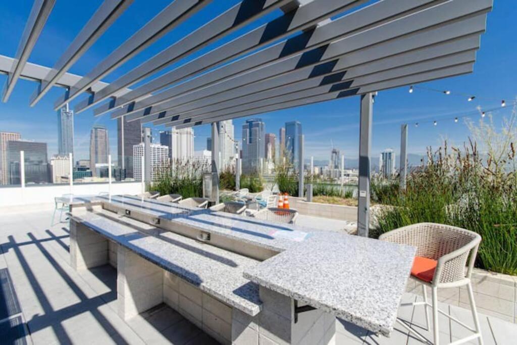 Apartment Cozy 3bed With Balcony And A Rooftop Pool
